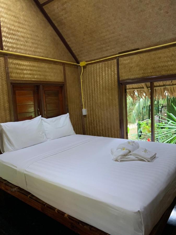 Khaosok Bamboo Huts Resort Khao Sok National Park Extérieur photo