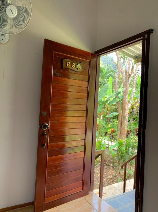 Khaosok Bamboo Huts Resort Khao Sok National Park Extérieur photo