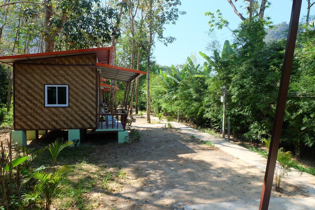 Khaosok Bamboo Huts Resort Khao Sok National Park Extérieur photo