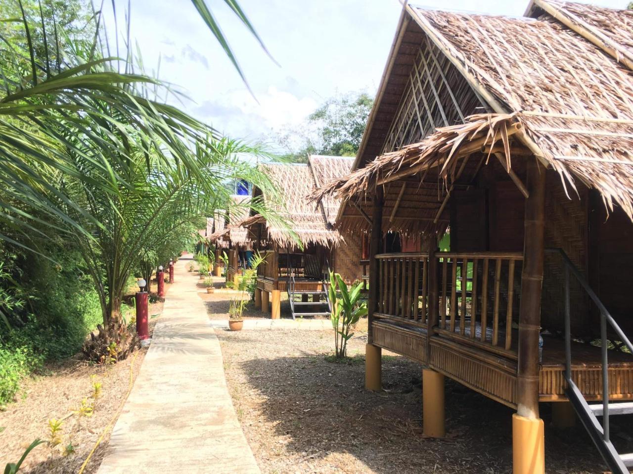 Khaosok Bamboo Huts Resort Khao Sok National Park Extérieur photo